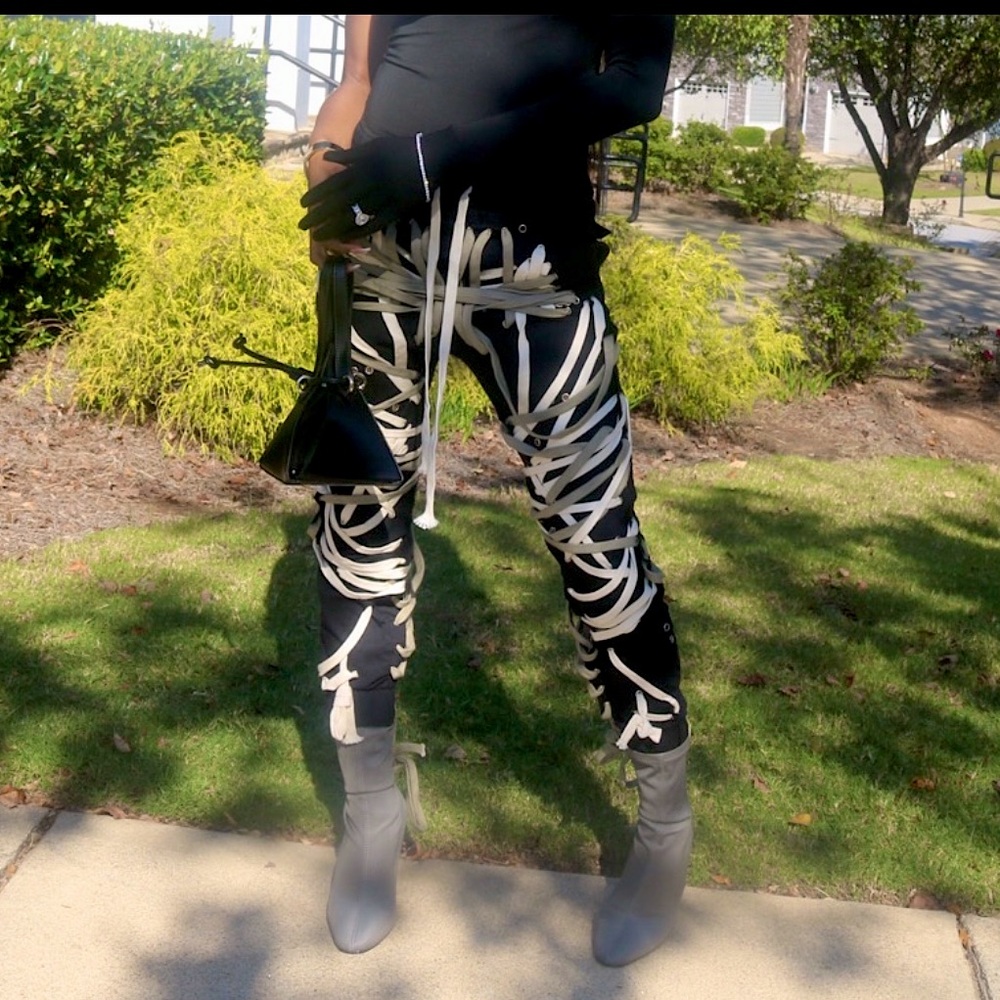 Laced joggers